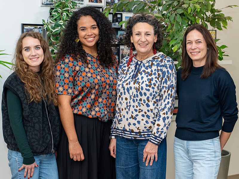 Auf dem Foto (v.li.): Neue Co-Host Eva Schiffner neben Host Nadjila Bendig-Behrens mit Stiftungsvorsitzender Petra Schmieder-Runschke und Projektmanagerin Lara Woitschikowski-Hösle. Foto: Patrick von der Wehd